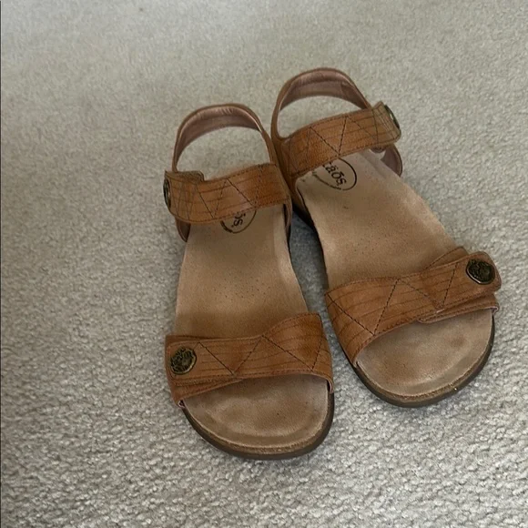 Taos tan women’s Leather Sandals - Picture 7 of 8